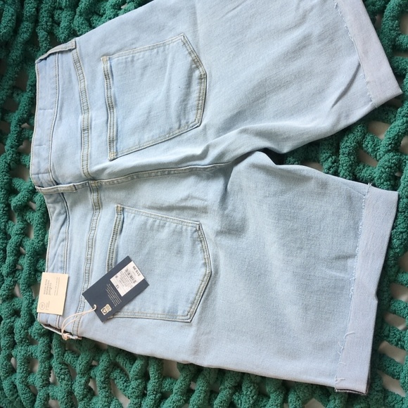 High rise Bermuda denim shorts, size 12 - Picture 4 of 5